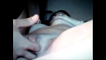 Блондиночка занимается вагинальным сексом на диване с практически лысым молодчиком